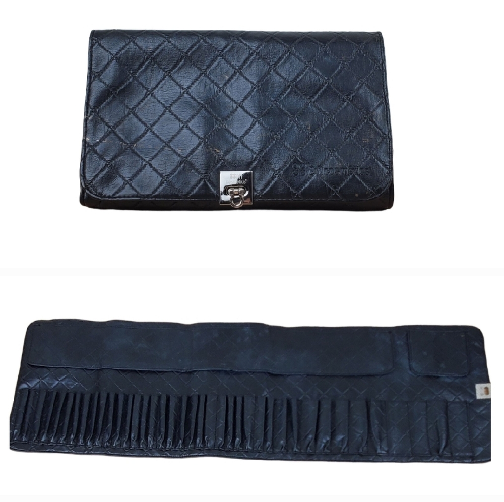 FREE BH Cosmetics Makeup Brush Holder with the purchase of an eye shadow palette